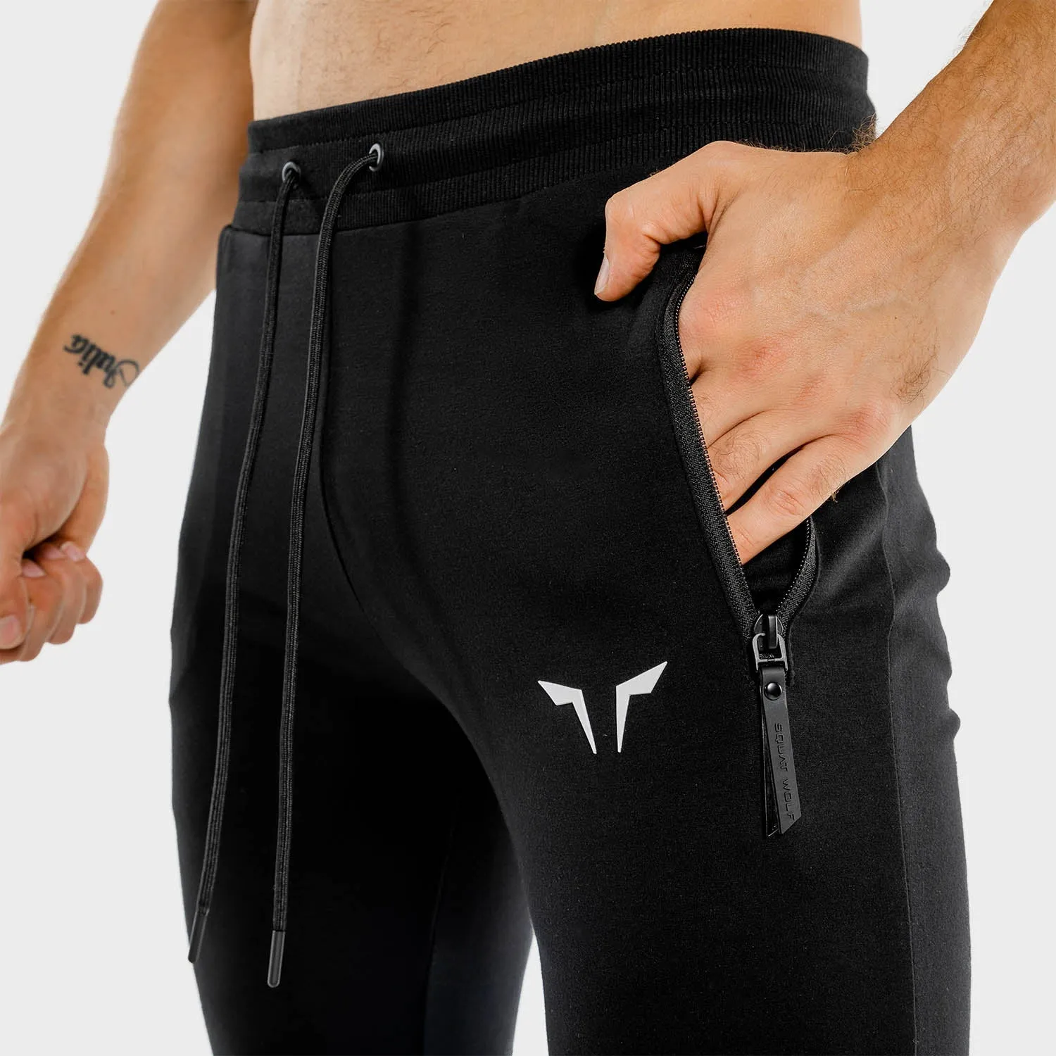 Statement Classic Joggers- Black